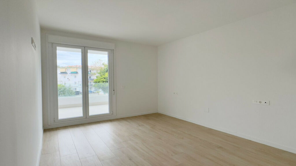 Middle Floor Apartment Nueva Andalucía Málaga - image 16