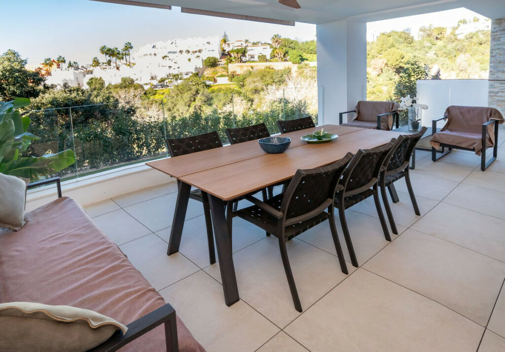 Middle Floor Apartment Cabopino Málaga - image 16