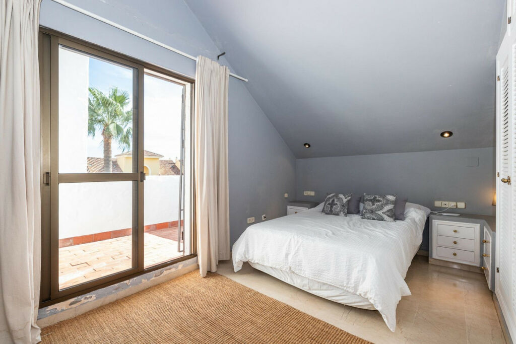 Townhouse Estepona Málaga - image 16