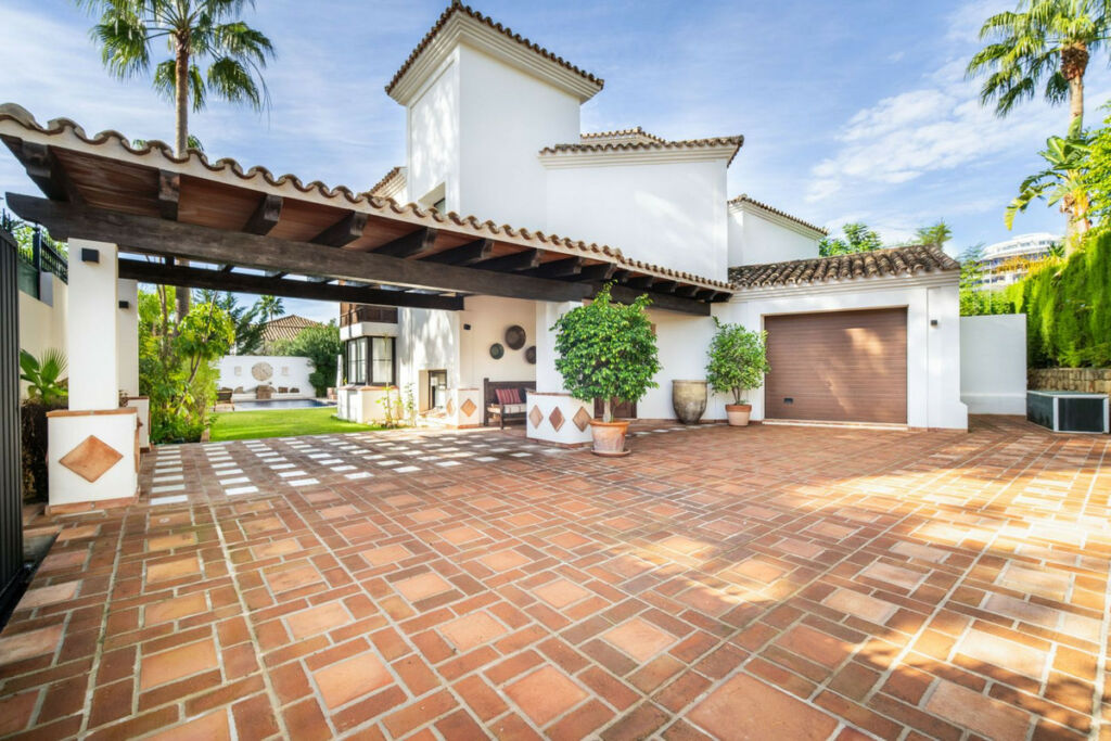 Detached Villa La Quinta Málaga - image 16