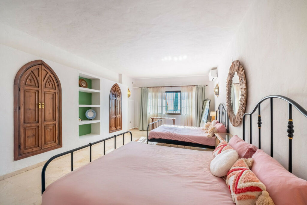 Detached Villa Valtocado Málaga - image 16