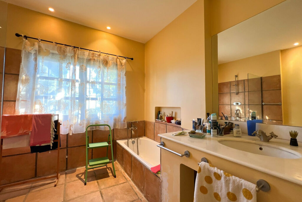 Detached Villa Estepona Málaga - image 17