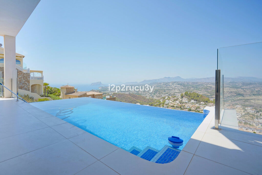 Detached Villa Cumbre del Sol Alicante - image 7