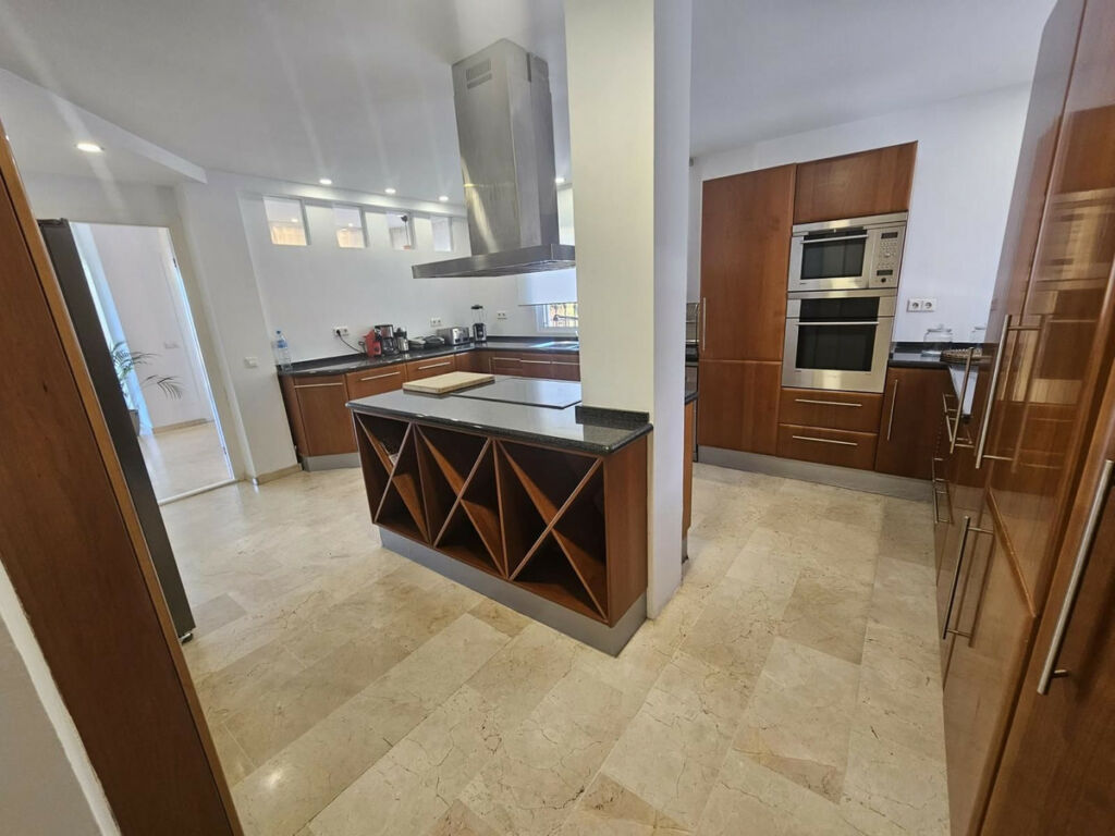 Detached Villa Benalmadena Málaga - image 16