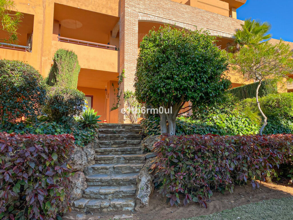 Middle Floor Apartment Bahía de Marbella Málaga - image 16