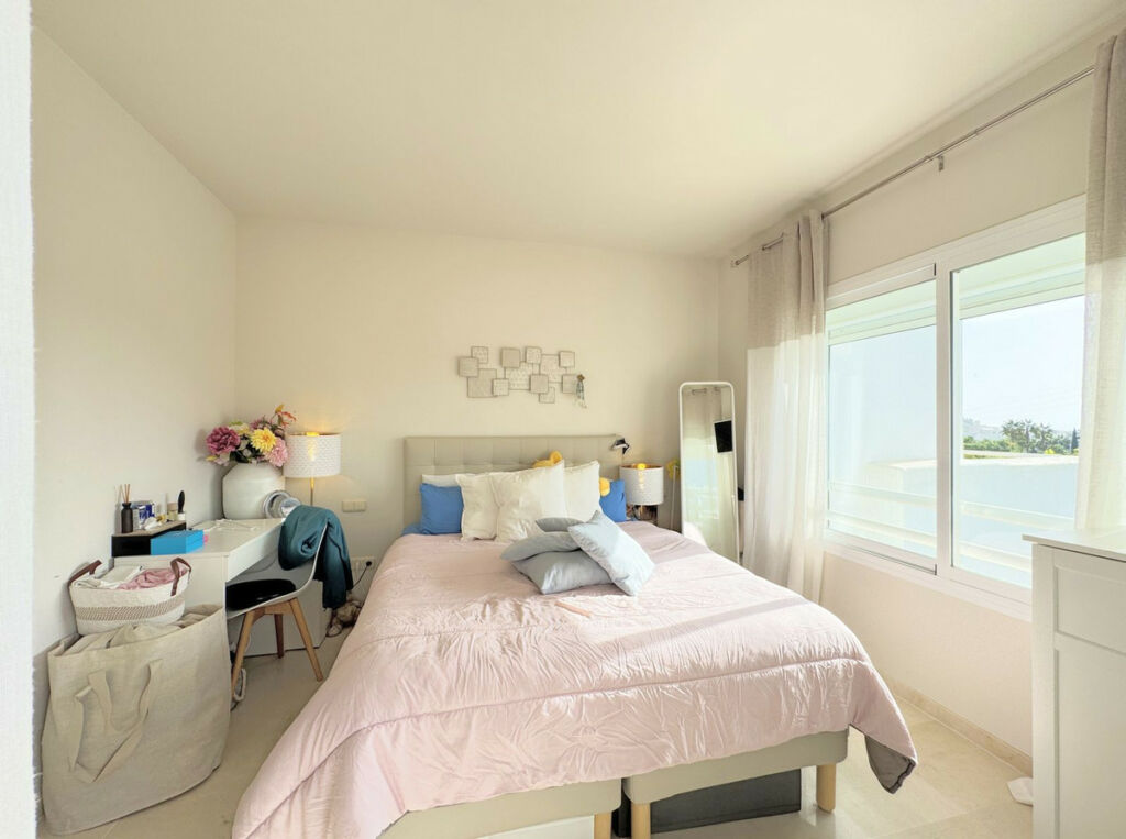 Middle Floor Apartment Casares Playa Málaga - image 17
