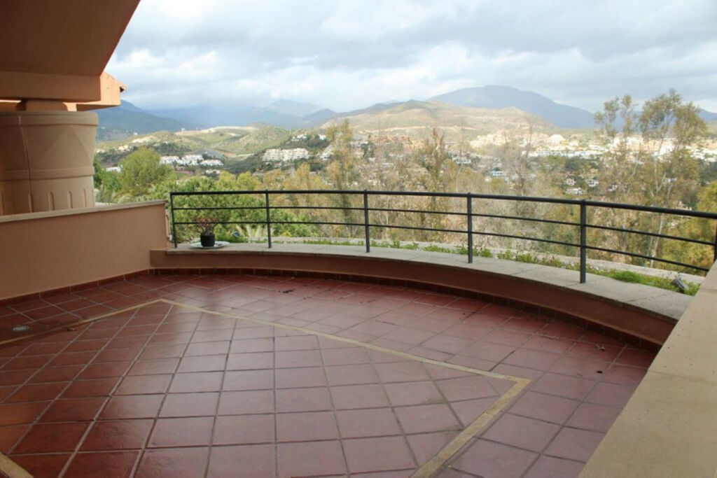 Penthouse Nueva Andalucía Málaga - image 17