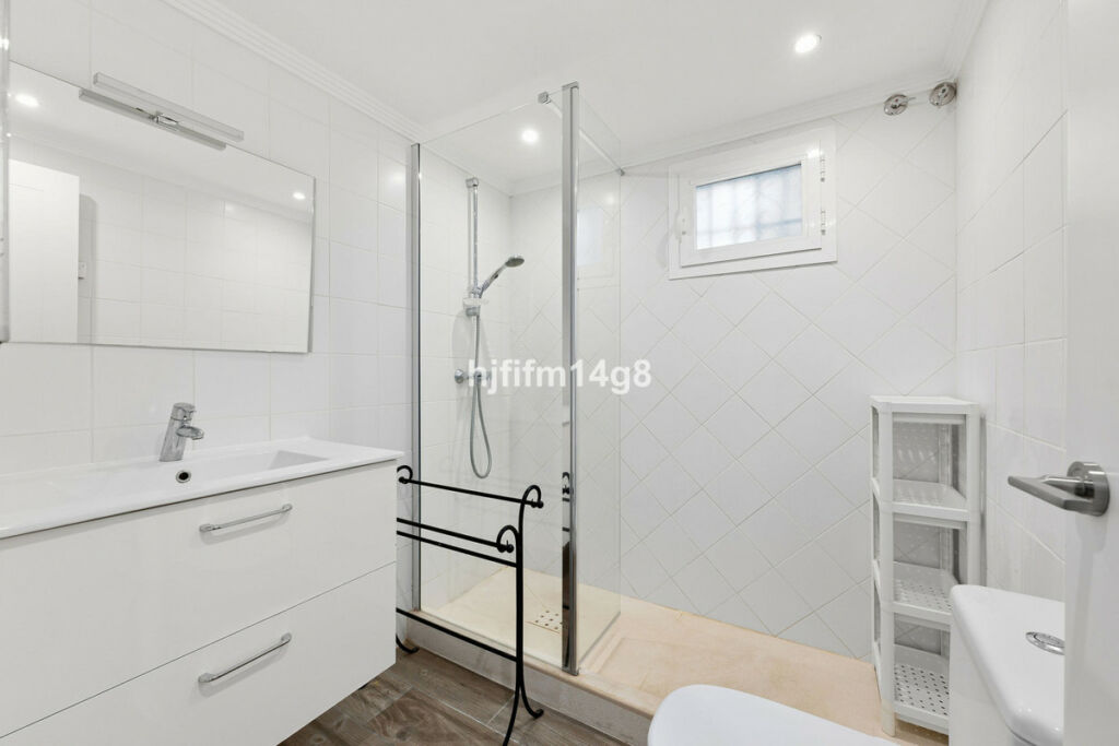 Detached Villa Benahavís Málaga - image 17