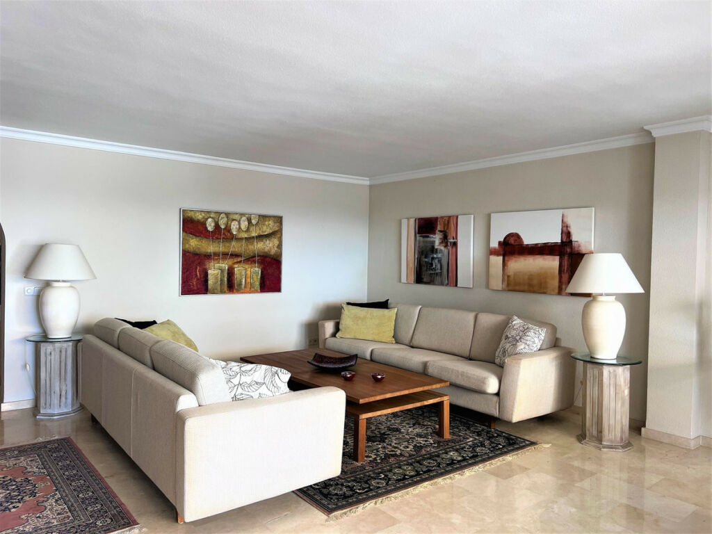 Middle Floor Apartment Atalaya Málaga - image 17