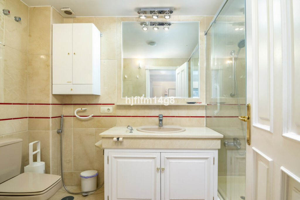 Penthouse Duplex Nueva Andalucía Málaga - image 17