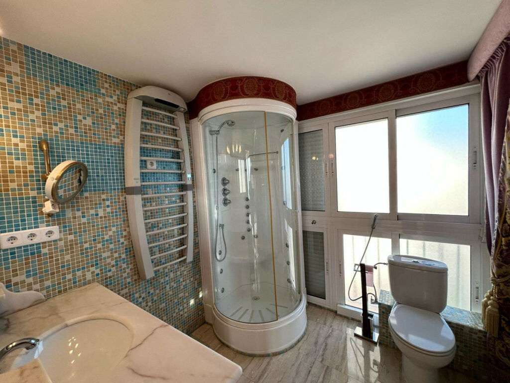 Middle Floor Apartment Benidorm Alicante - image 17