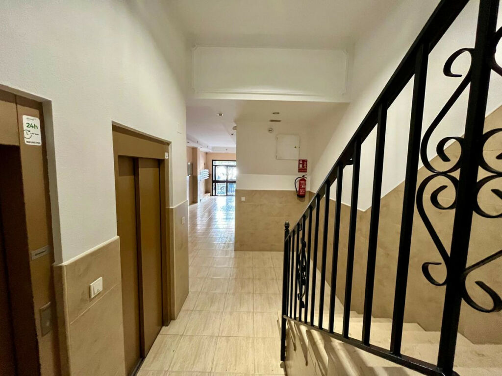 Middle Floor Apartment Torrevieja Alicante - image 17