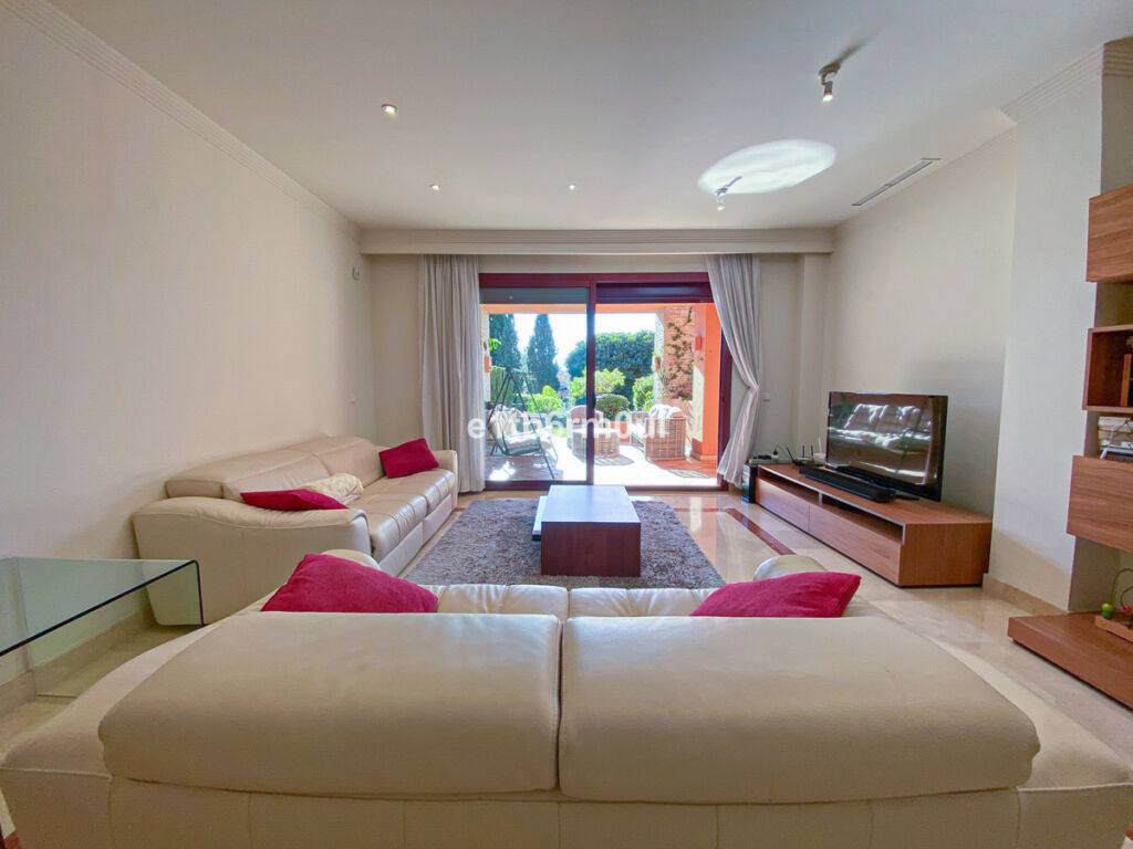 Middle Floor Apartment Bahía de Marbella Málaga - image 17