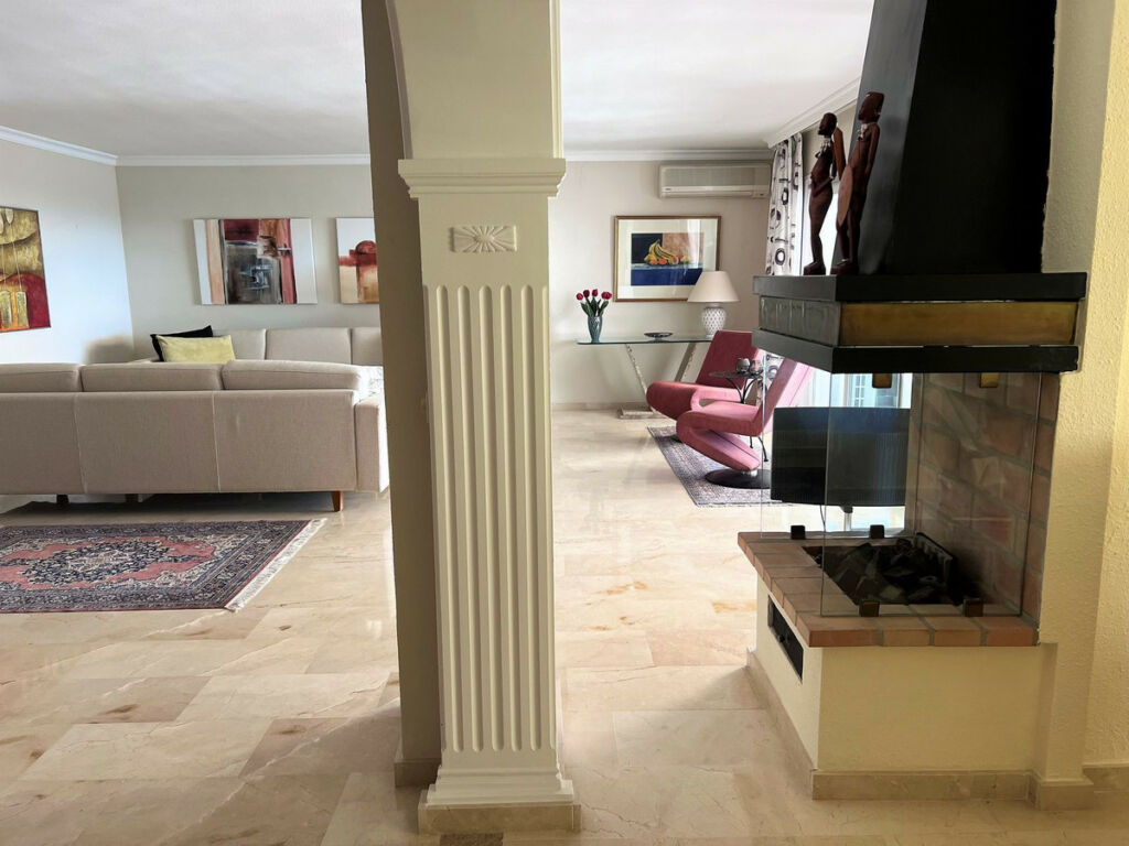 Middle Floor Apartment Atalaya Málaga - image 18