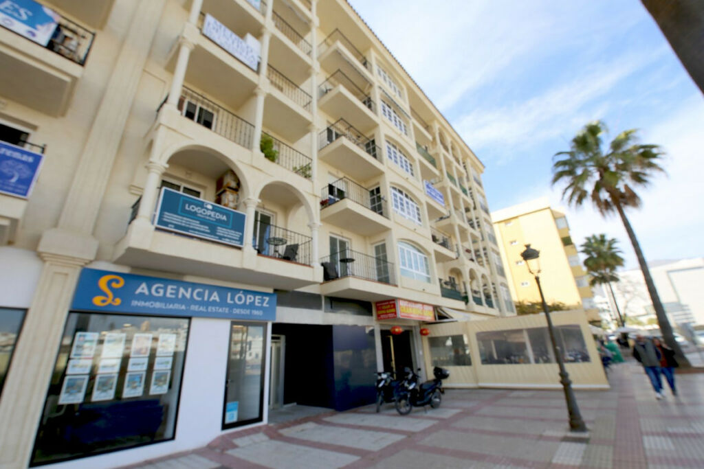 Middle Floor Apartment Estepona Málaga - image 18