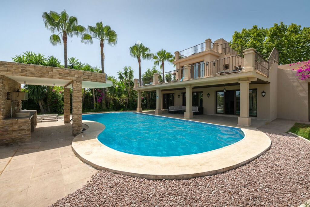 Detached Villa The Golden Mile Málaga - image 18