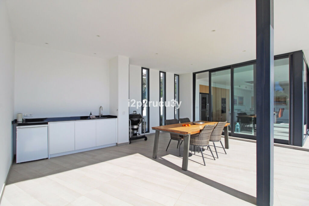 Detached Villa Moraira Alicante - image 18