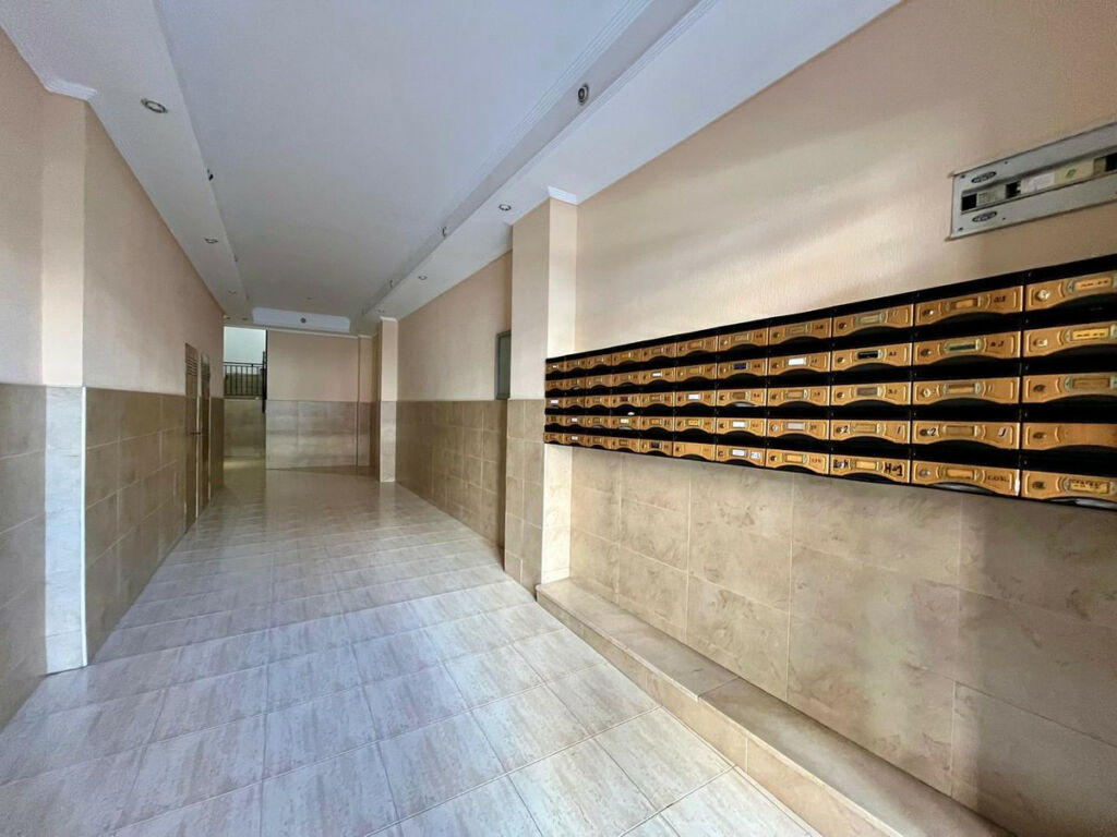 Middle Floor Apartment Torrevieja Alicante - image 18