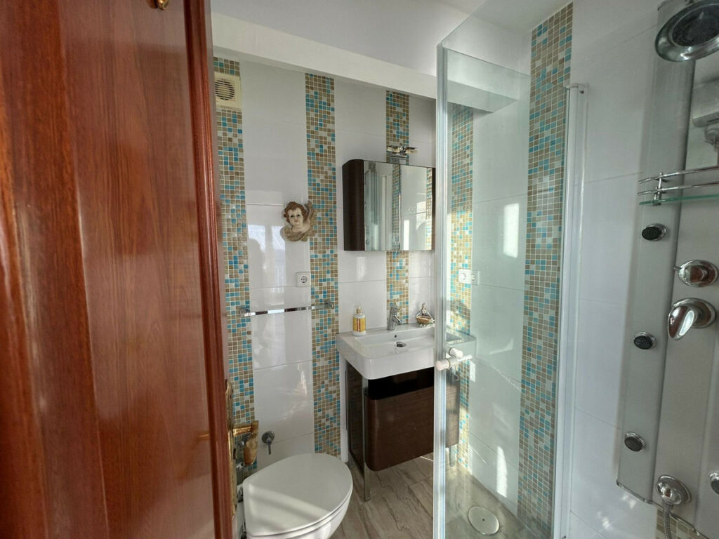 Middle Floor Apartment Benidorm Alicante - image 18