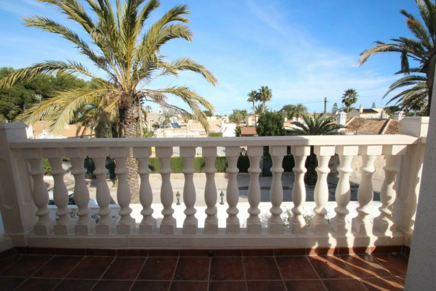 Detached Villa Cabo Roig Alicante - image 18