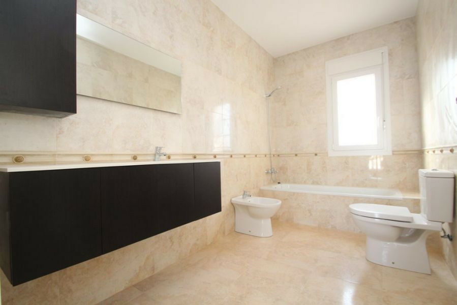 Detached Villa Cabo Roig Alicante - image 19