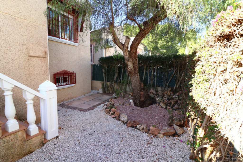Detached Villa Montemar Alicante - image 19