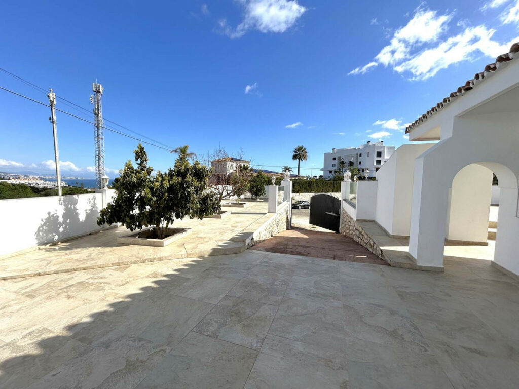 Detached Villa El Faro Málaga - image 19