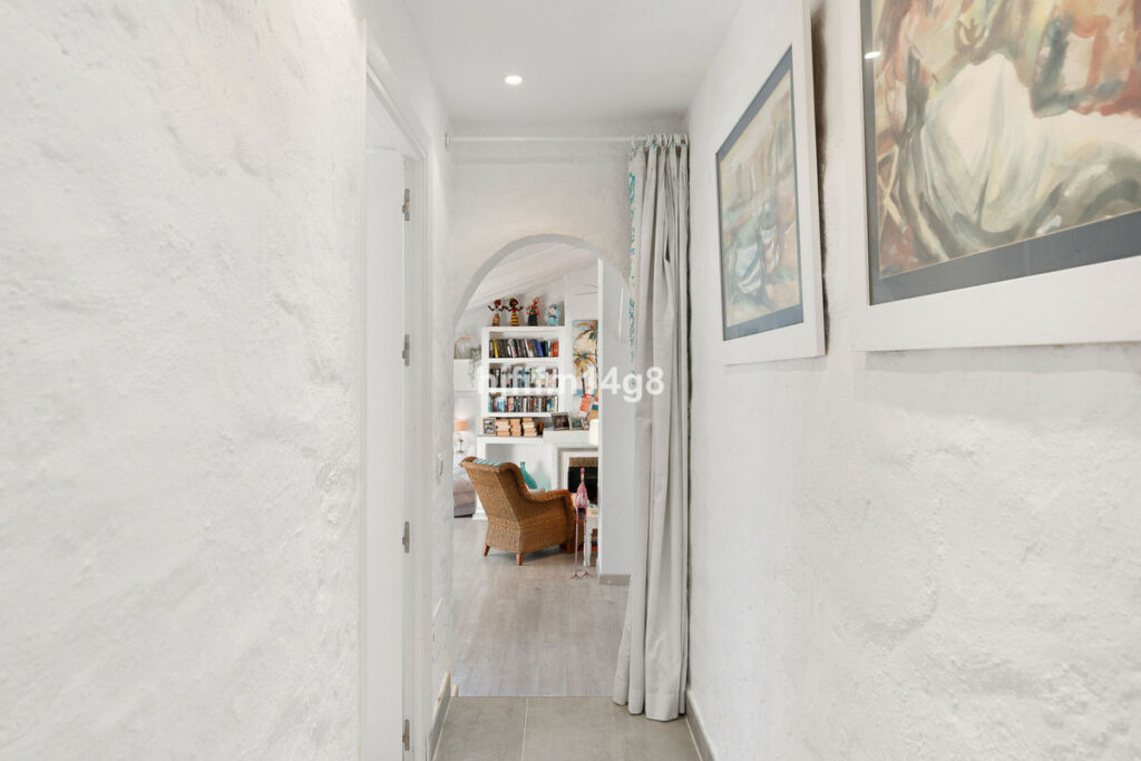 Detached Villa Benahavís Málaga - image 19