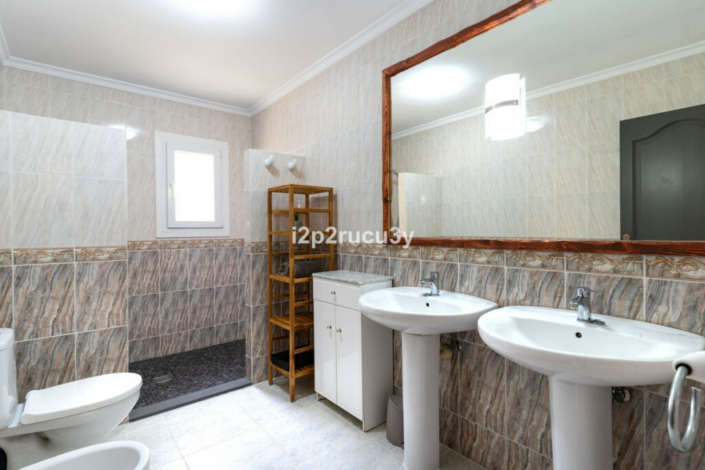 Detached Villa Moraira Alicante - image 19