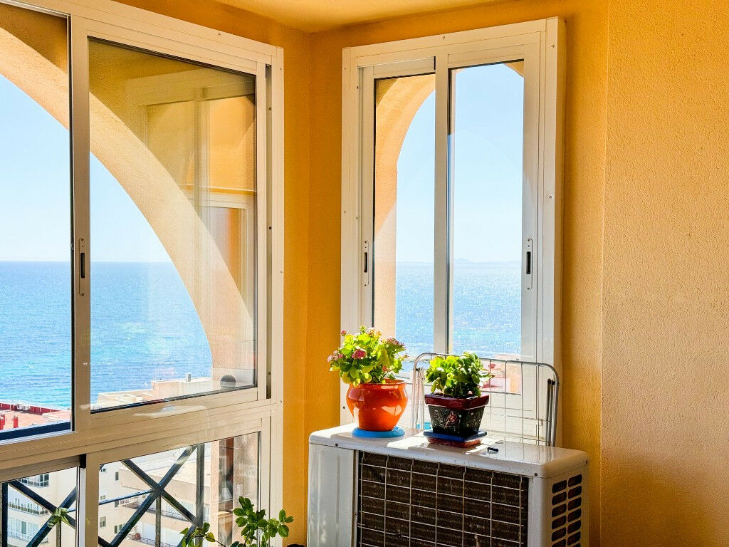 Middle Floor Apartment Torrevieja Alicante - image 19