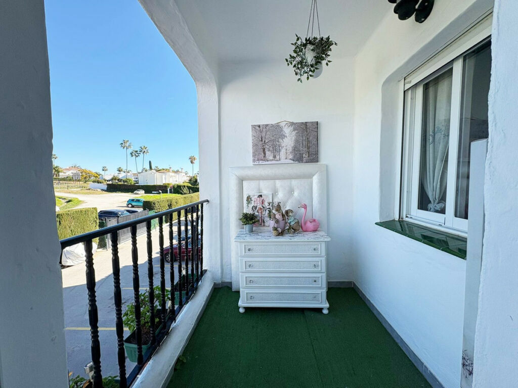 Semi-Detached House Bel Air Málaga - image 19