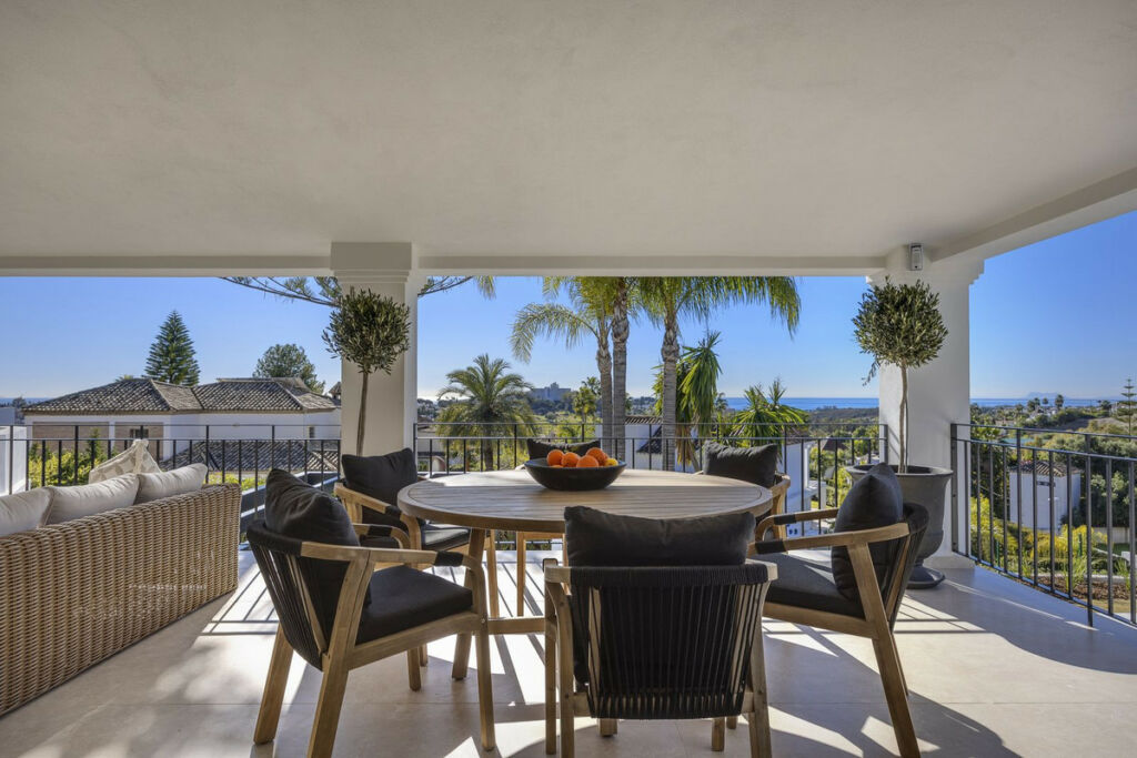 Detached Villa El Paraiso Málaga - image 19
