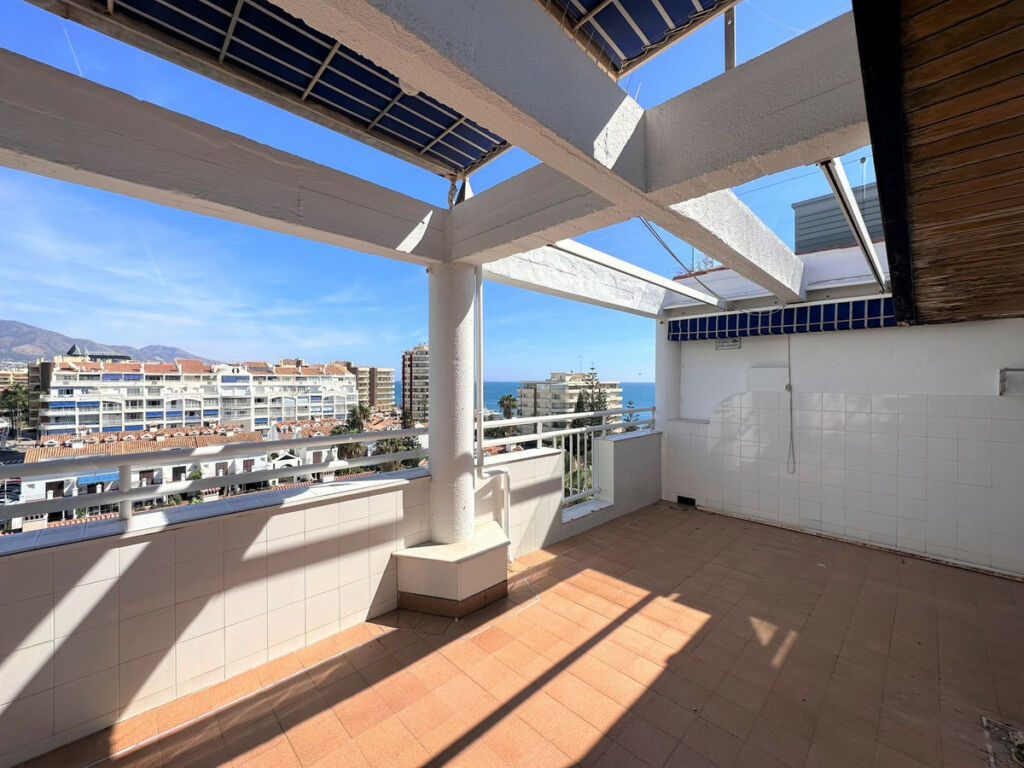 Penthouse Fuengirola Málaga - image 2