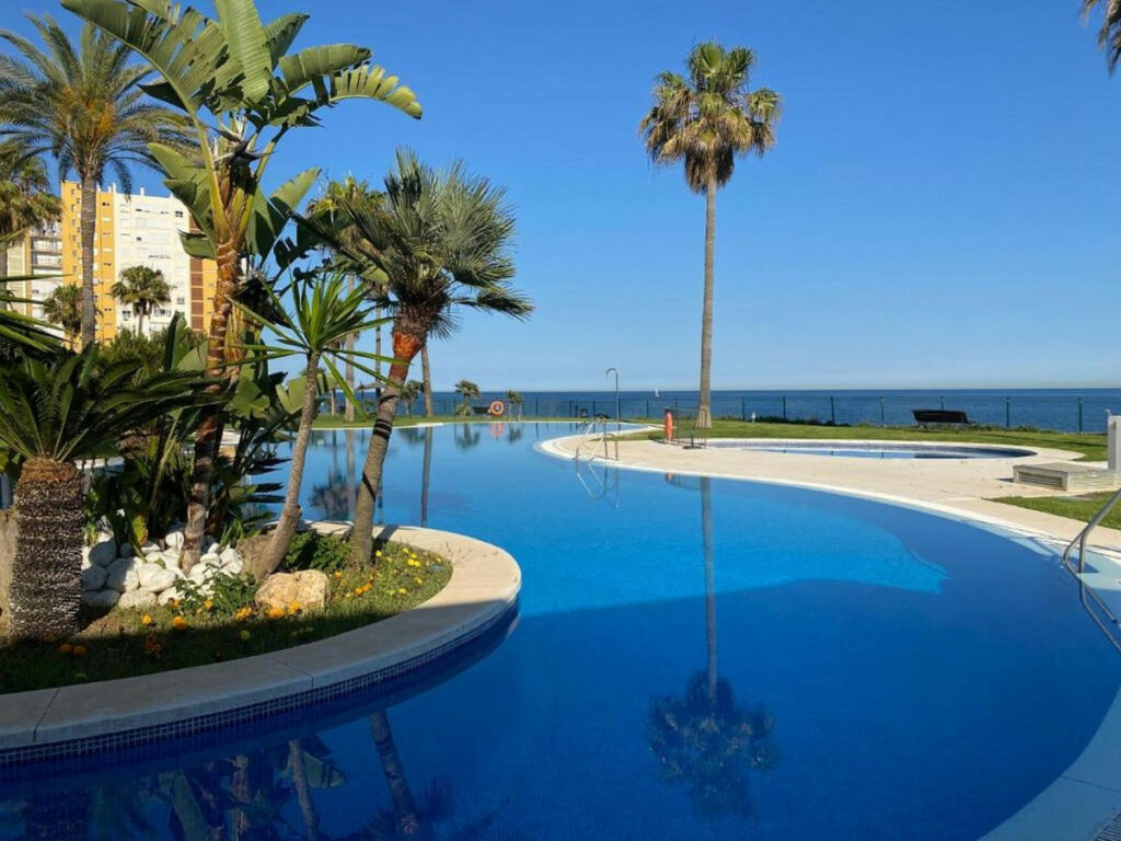 Ground Floor Apartment Calahonda Málaga - image 2