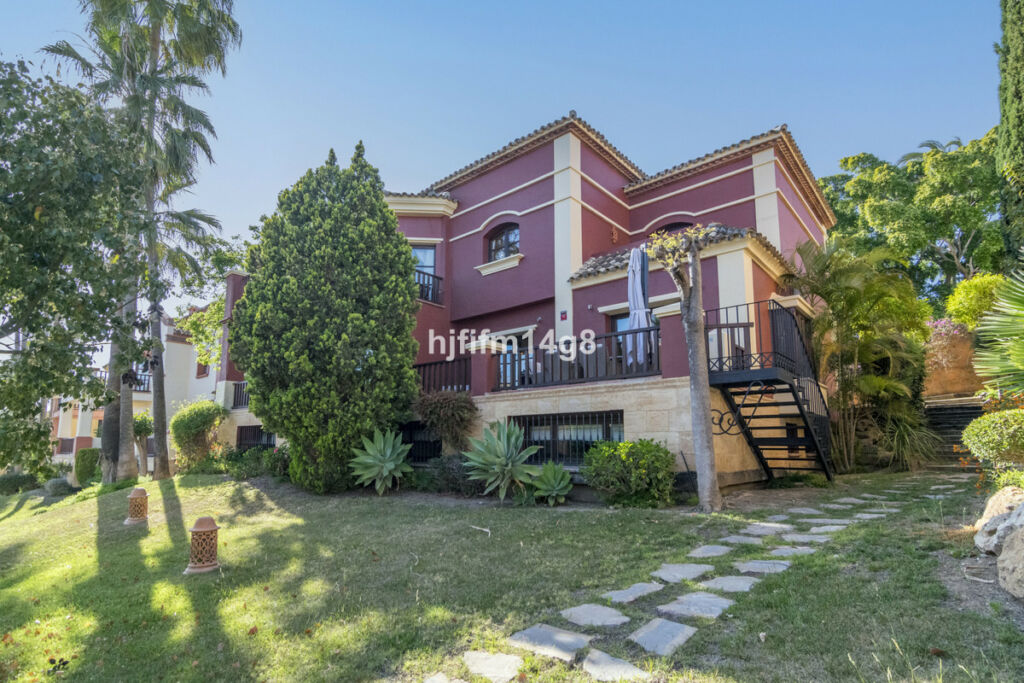 Detached Villa The Golden Mile Málaga - image 8