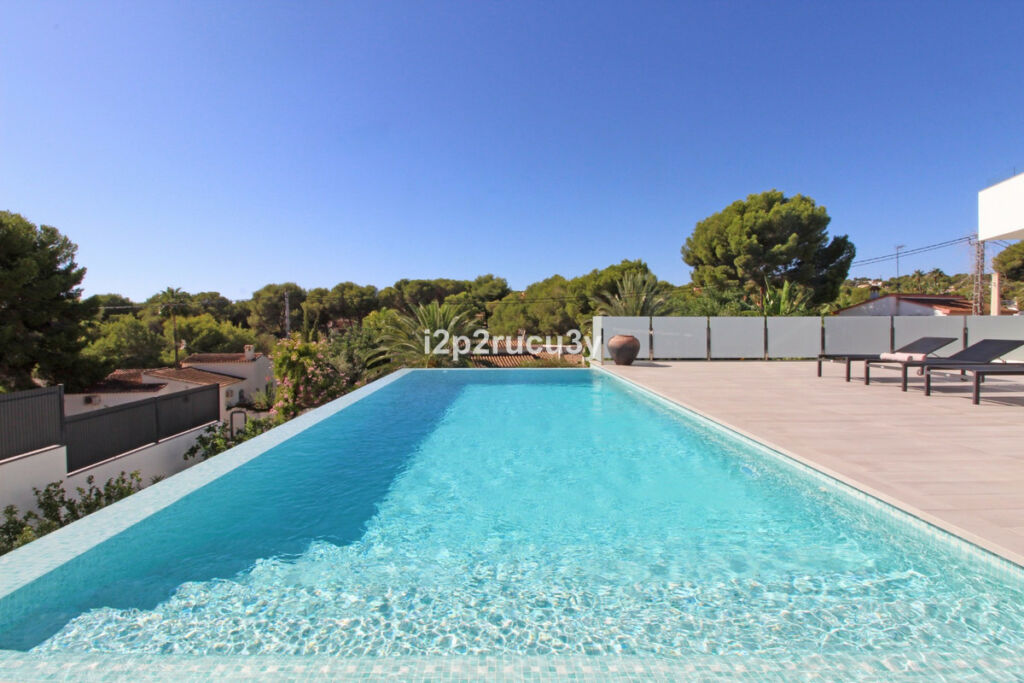 Detached Villa Moraira Alicante - image 2