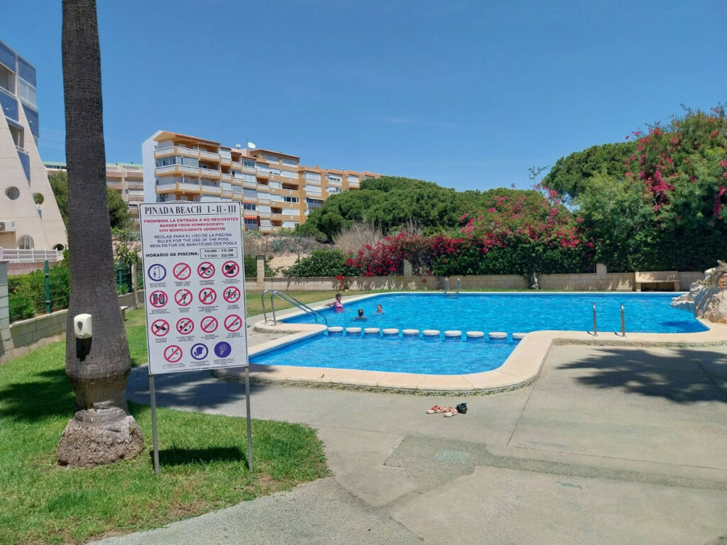 Middle Floor Apartment La Mata Alicante - image 2