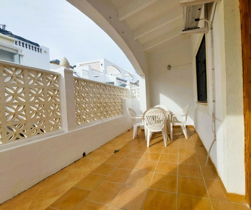 Townhouse Los Altos Alicante - image 3