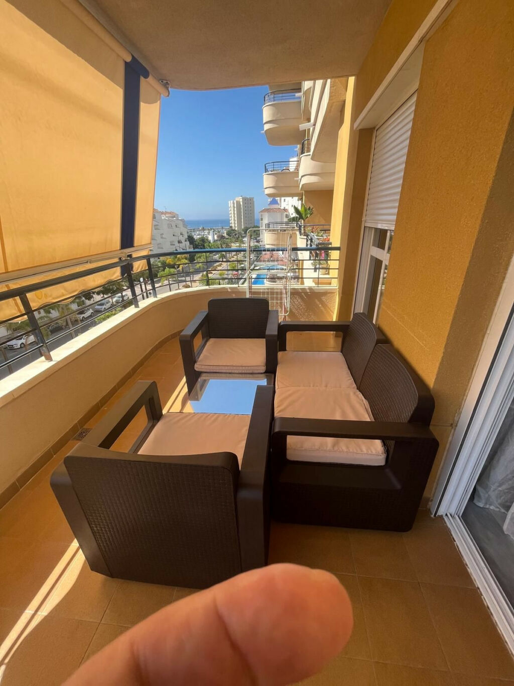 Middle Floor Apartment Estepona Málaga - image 2