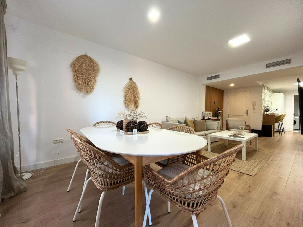 Middle Floor Apartment Los Boliches Málaga - image 2