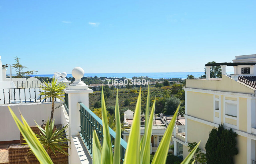 Penthouse Aloha Málaga - image 2