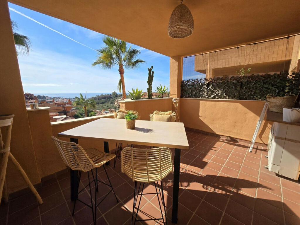 Middle Floor Apartment Reserva de Marbella Málaga - image 2