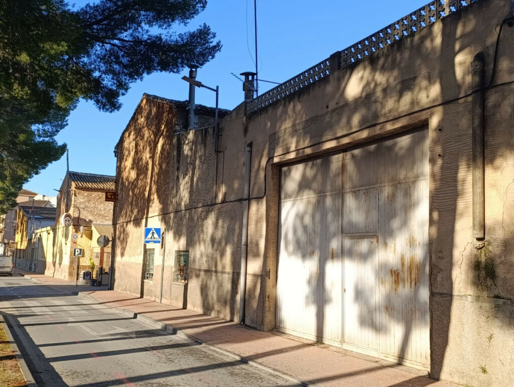 Townhouse Pinoso Alicante - image 2