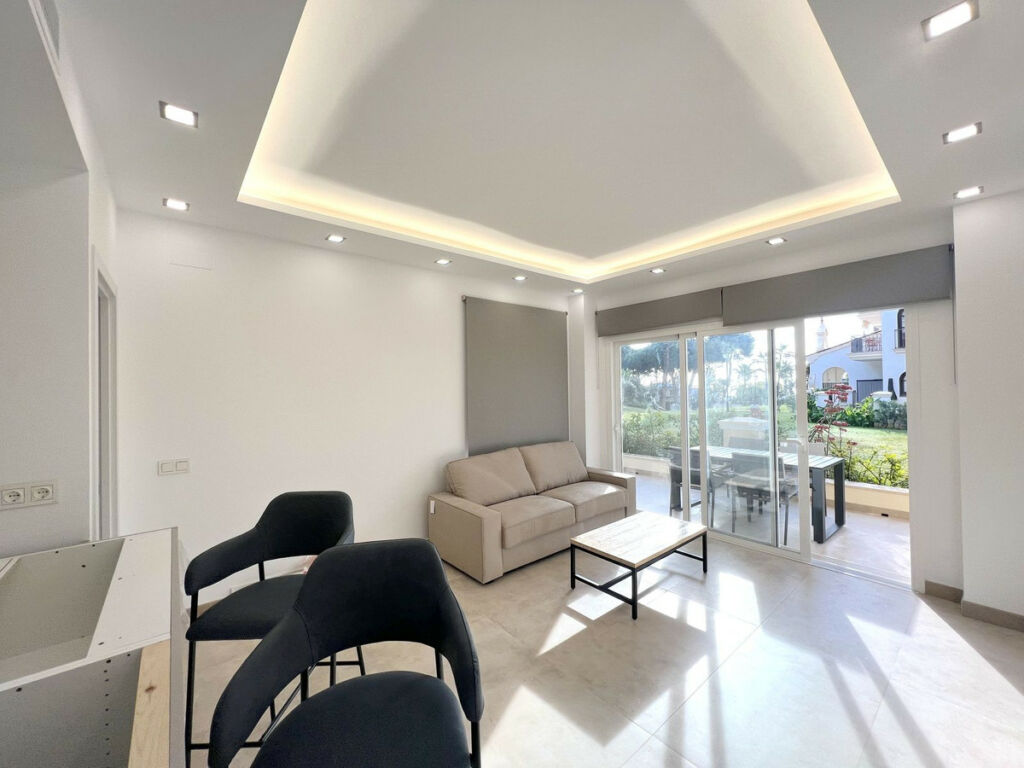 Ground Floor Apartment Puerto Banús Málaga - image 2