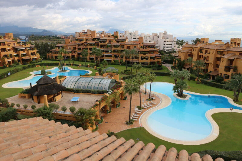 Top Floor Apartment Estepona Málaga - image 2