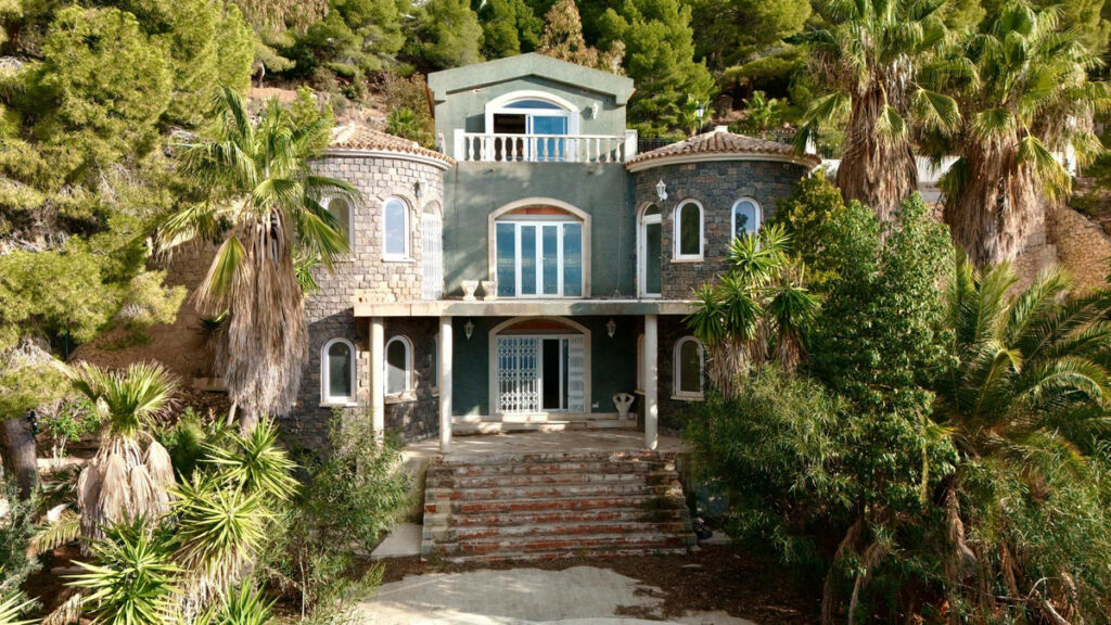Detached Villa Altea Alicante - image 2