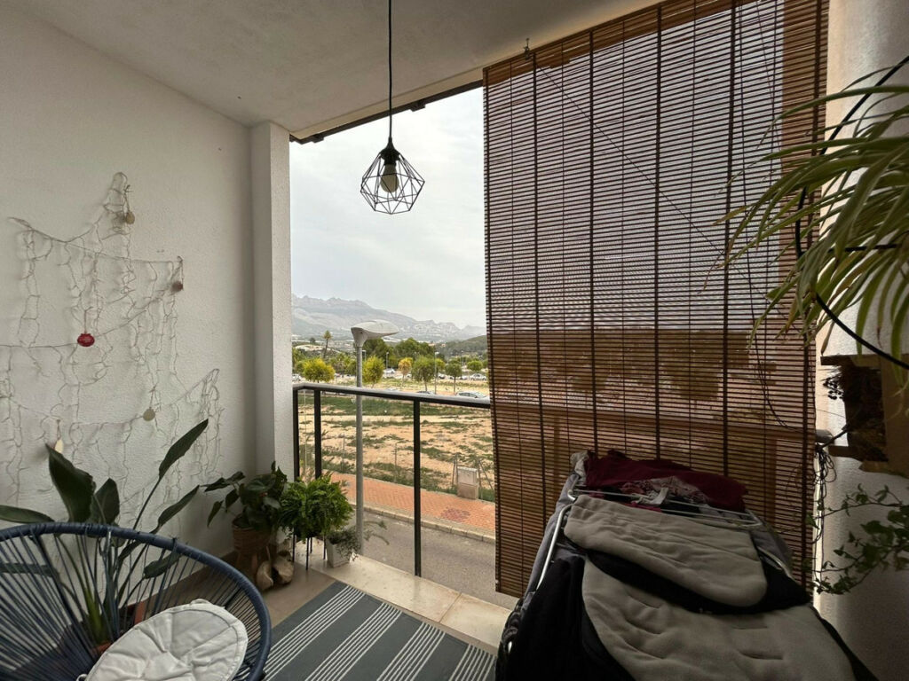 Middle Floor Apartment La Nucia Alicante - image 2