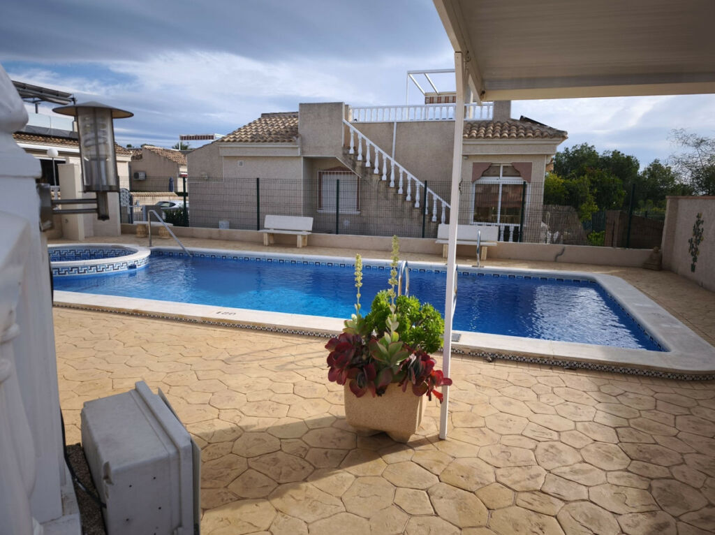 Townhouse Montemar Alicante - image 2