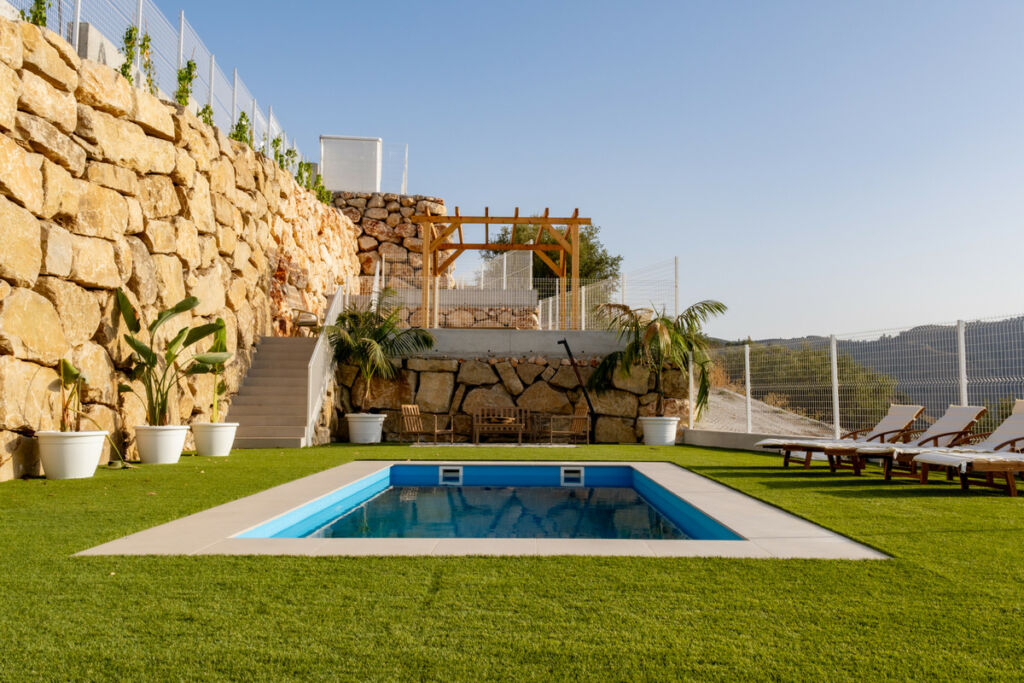 Detached Villa Viñuela Málaga - image 2