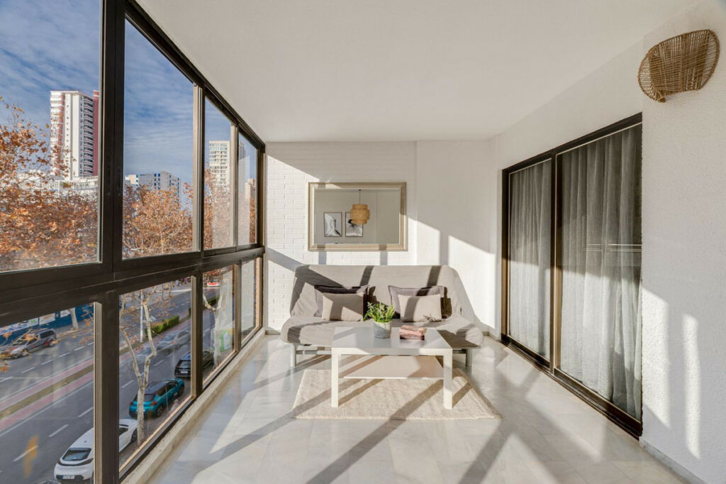 Middle Floor Apartment Benidorm Alicante - image 2